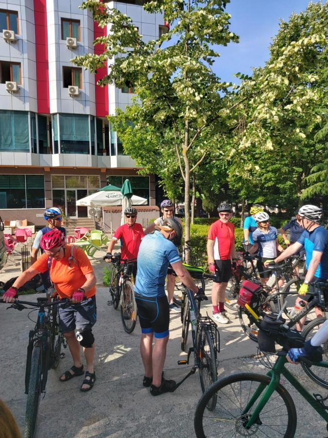Hotel Piazza Peshkopi Eksteriør bilde