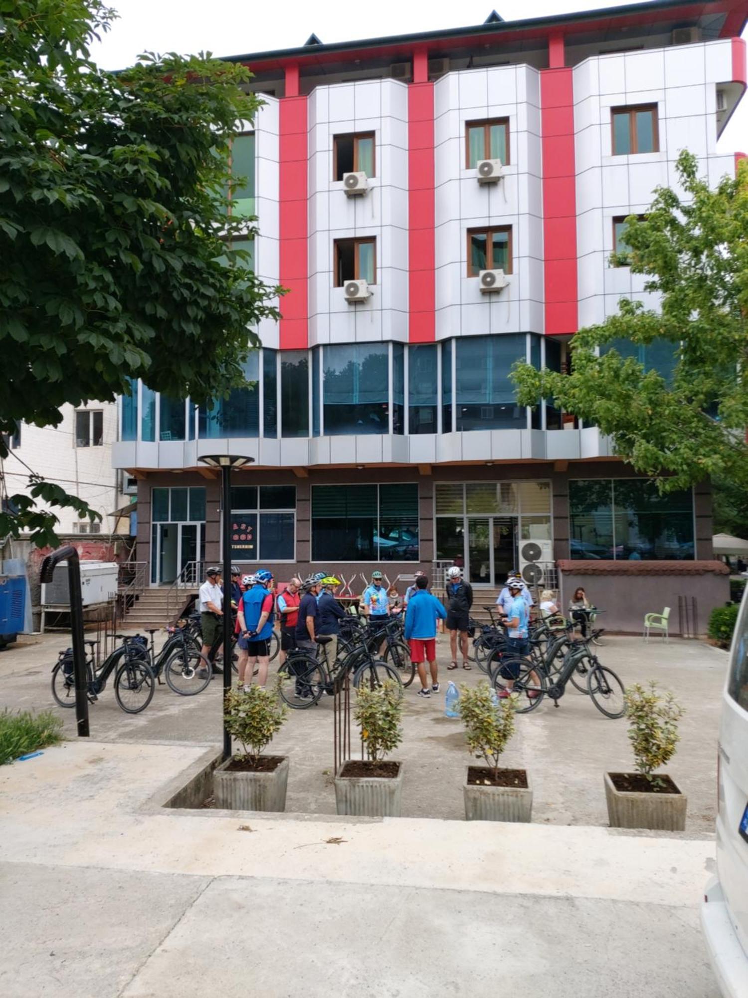 Hotel Piazza Peshkopi Eksteriør bilde