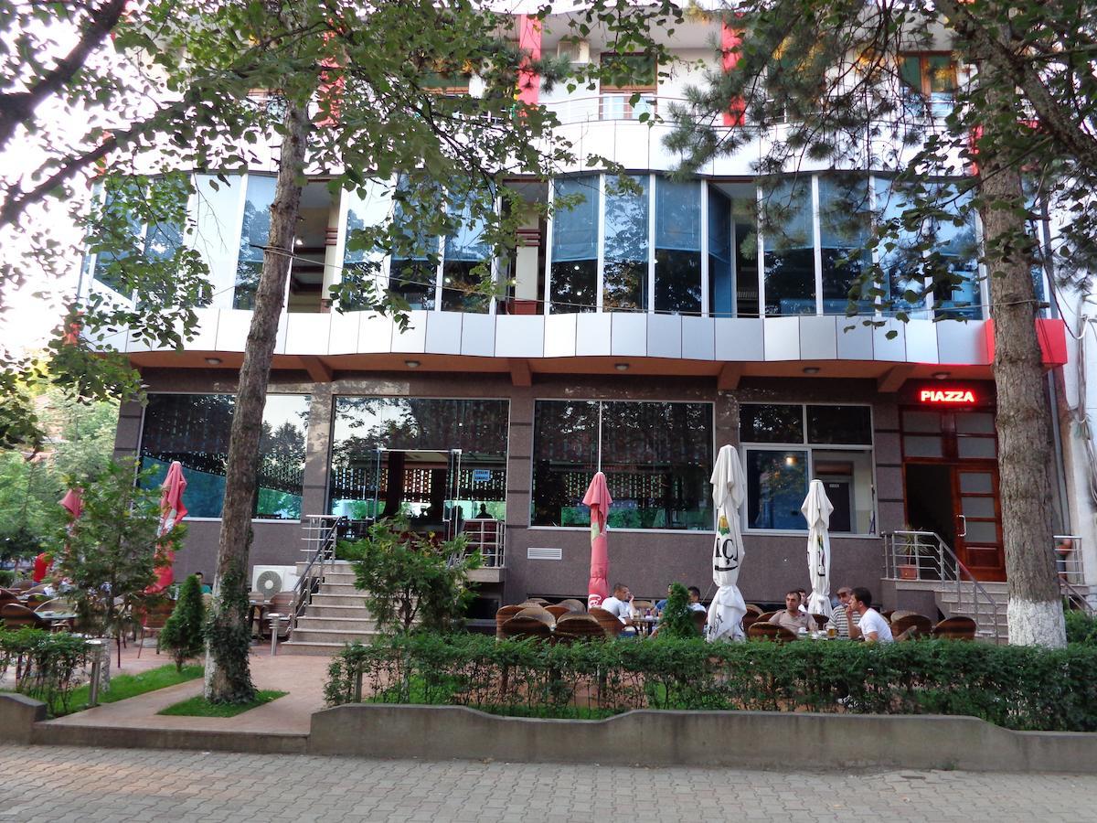 Hotel Piazza Peshkopi Eksteriør bilde