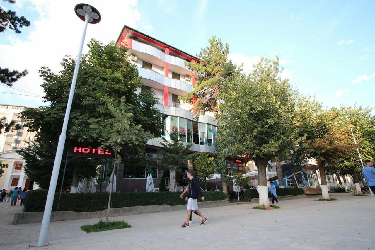 Hotel Piazza Peshkopi Eksteriør bilde